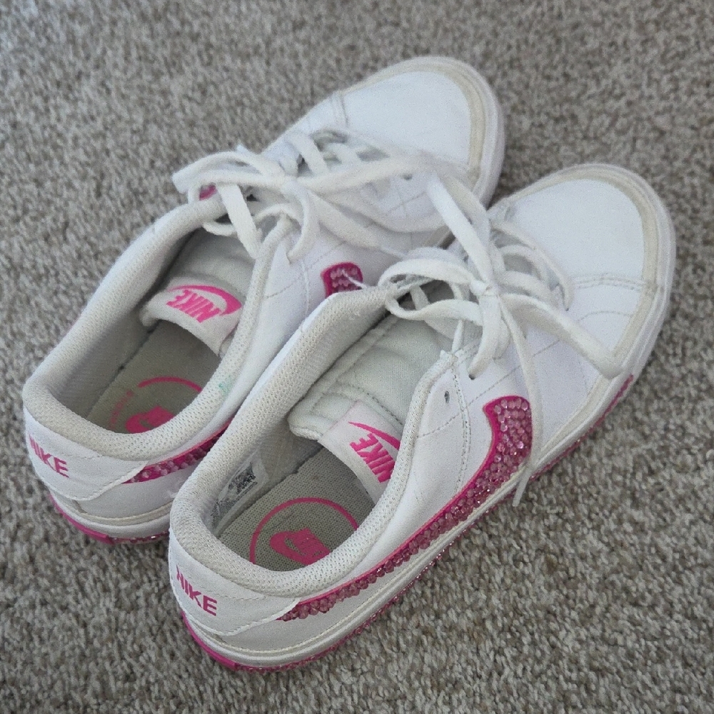 Nike White and Pink Casual Sneakers
